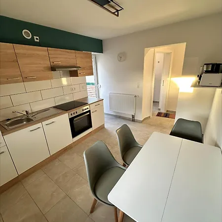 Doppelzimmer 1 - Neu Renoviert Apartment