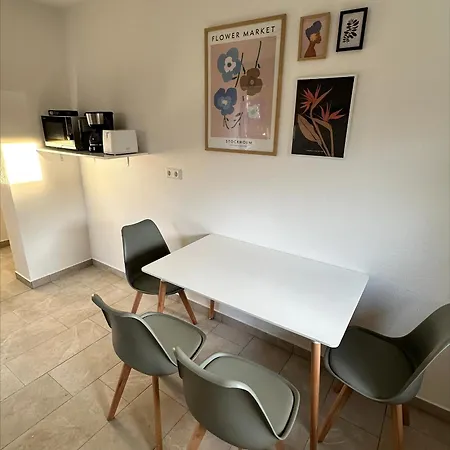 Apartment Doppelzimmer 1 - Neu Renoviert *